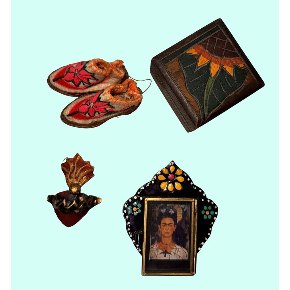 Miniature Frida Kahlo Image Milagro Heart Set Collectors Items mexican folk art